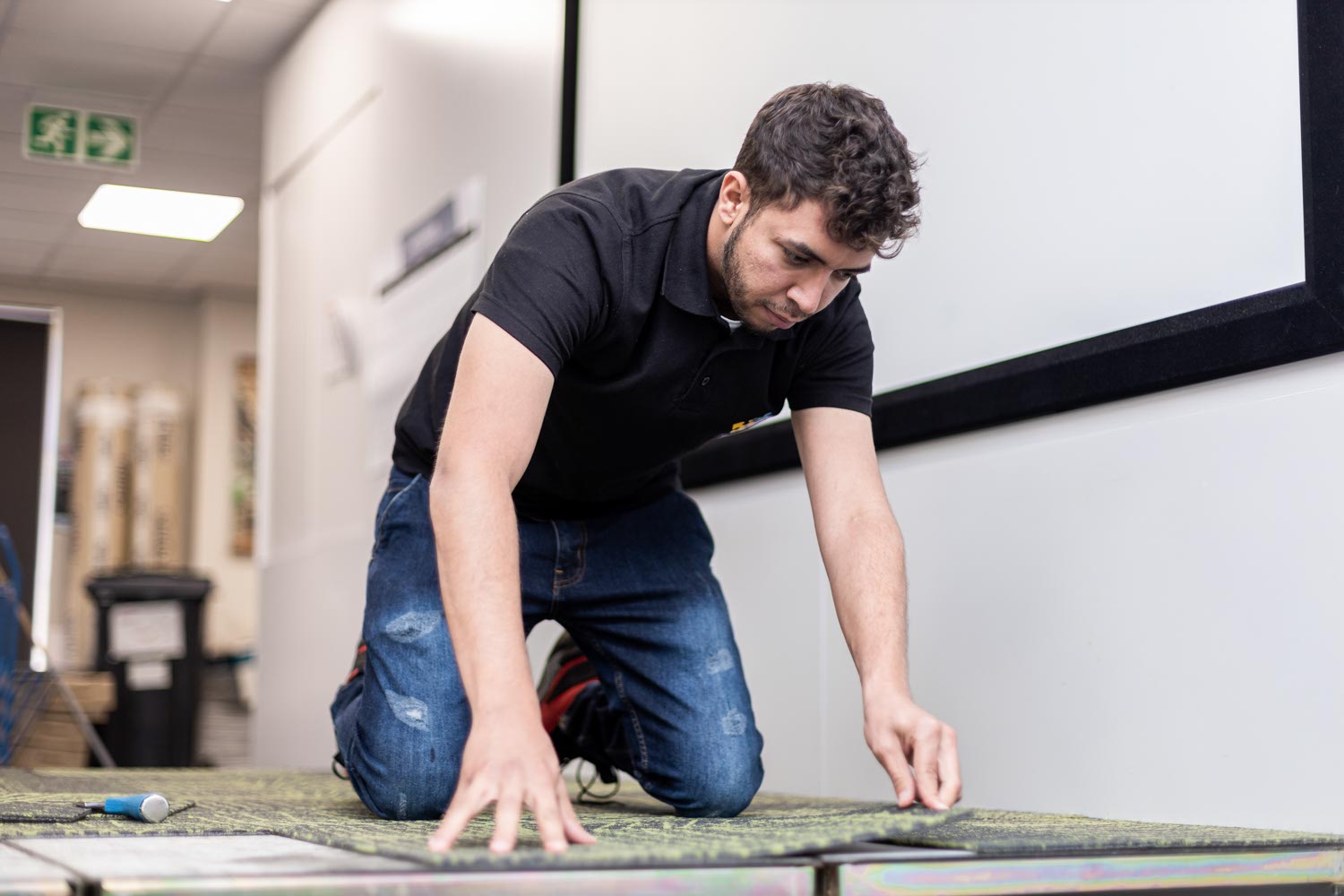 Master Fitter and owner of FloorZA.